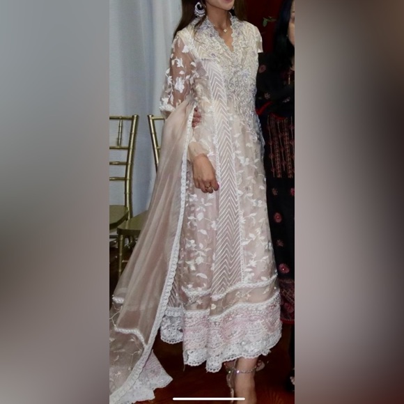 Farah talib formal - Pakistani designer suit - Picture 2 of 2